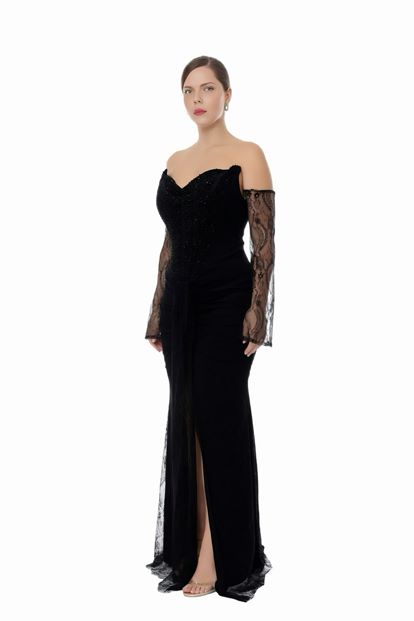 فستان سهرة أسود مطرز بالخرز والدانتيل بمقاسات كبيرة